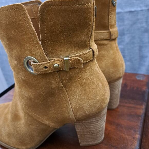 Koolaburra Ugg Chestnut Brown Suede Samiah Buckle Ankle Heeled Bootie Size: 9.5 - Picture 6 of 11